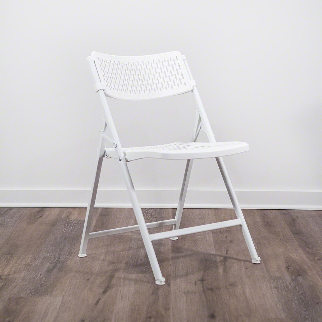 Folding White Chair – Lightweight Plastic Event Seating